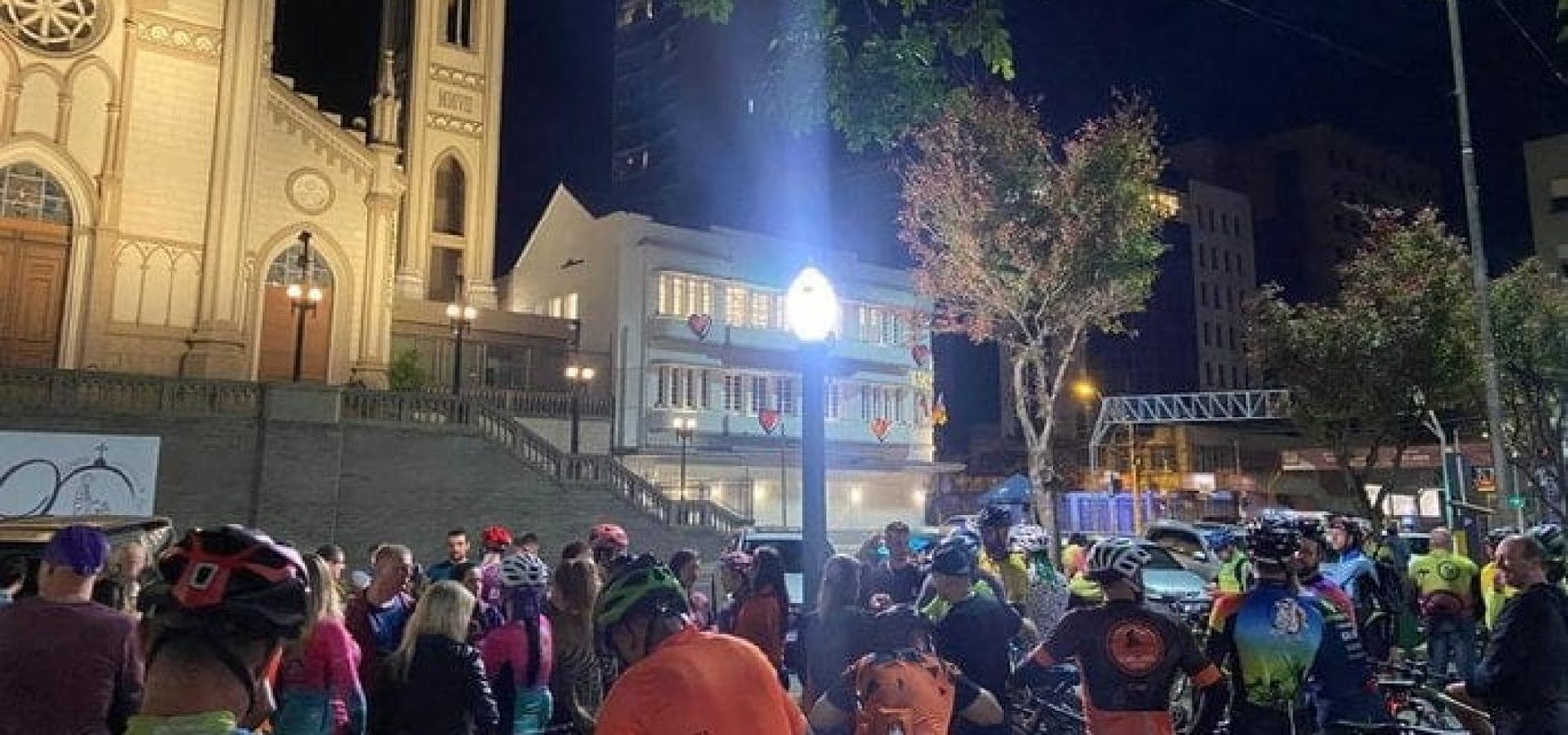 Mobilização para o ato de fé começou por grupos de WhatsApp de pessoas próximas à professora.
Flávia Terres / Agência RBS