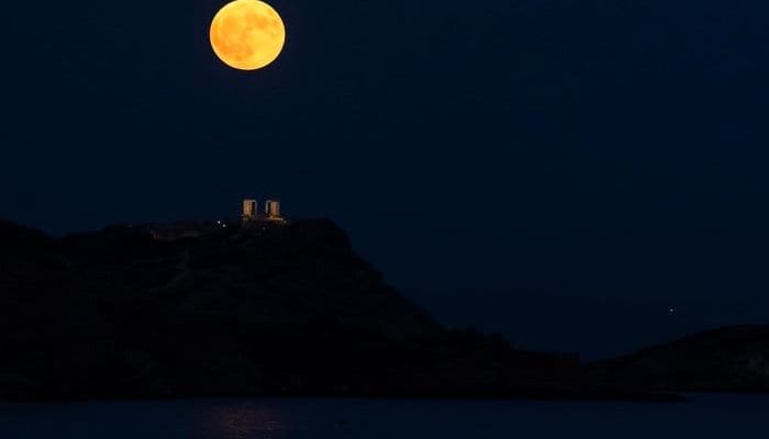 Primeira superlua de 2024 ocorreu no dia 19 de agosto.
Angelos TZORTZINIS / AFP