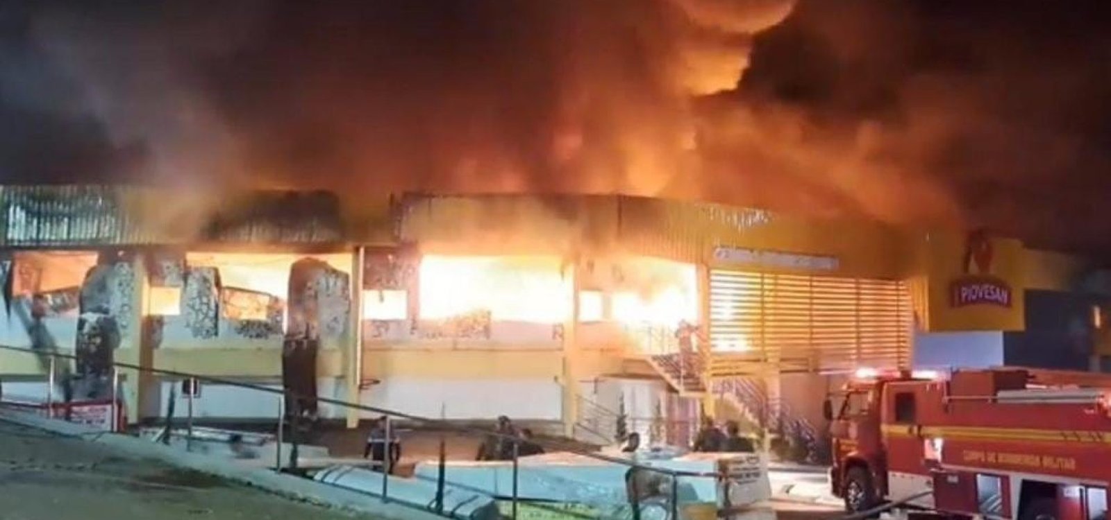 Fogo começou na noite de segunda-feira. 
Arquivo Pessoal / Grupo Chiru