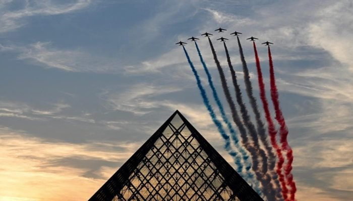 Louvre foi um dos cenários da abertura


Christophe DELATTRE / AFP