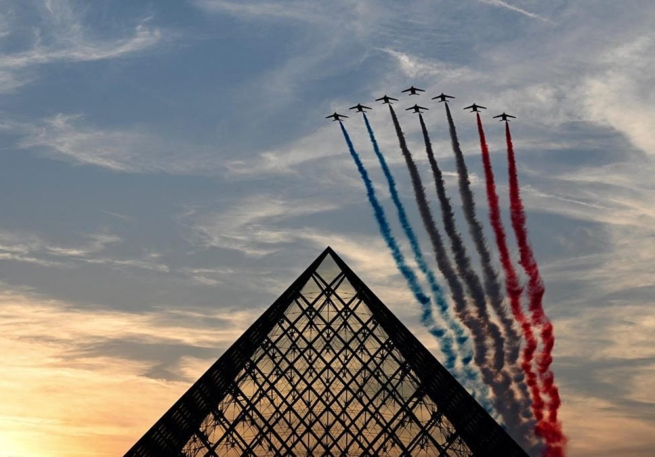 Louvre foi um dos cenários da abertura


Christophe DELATTRE / AFP