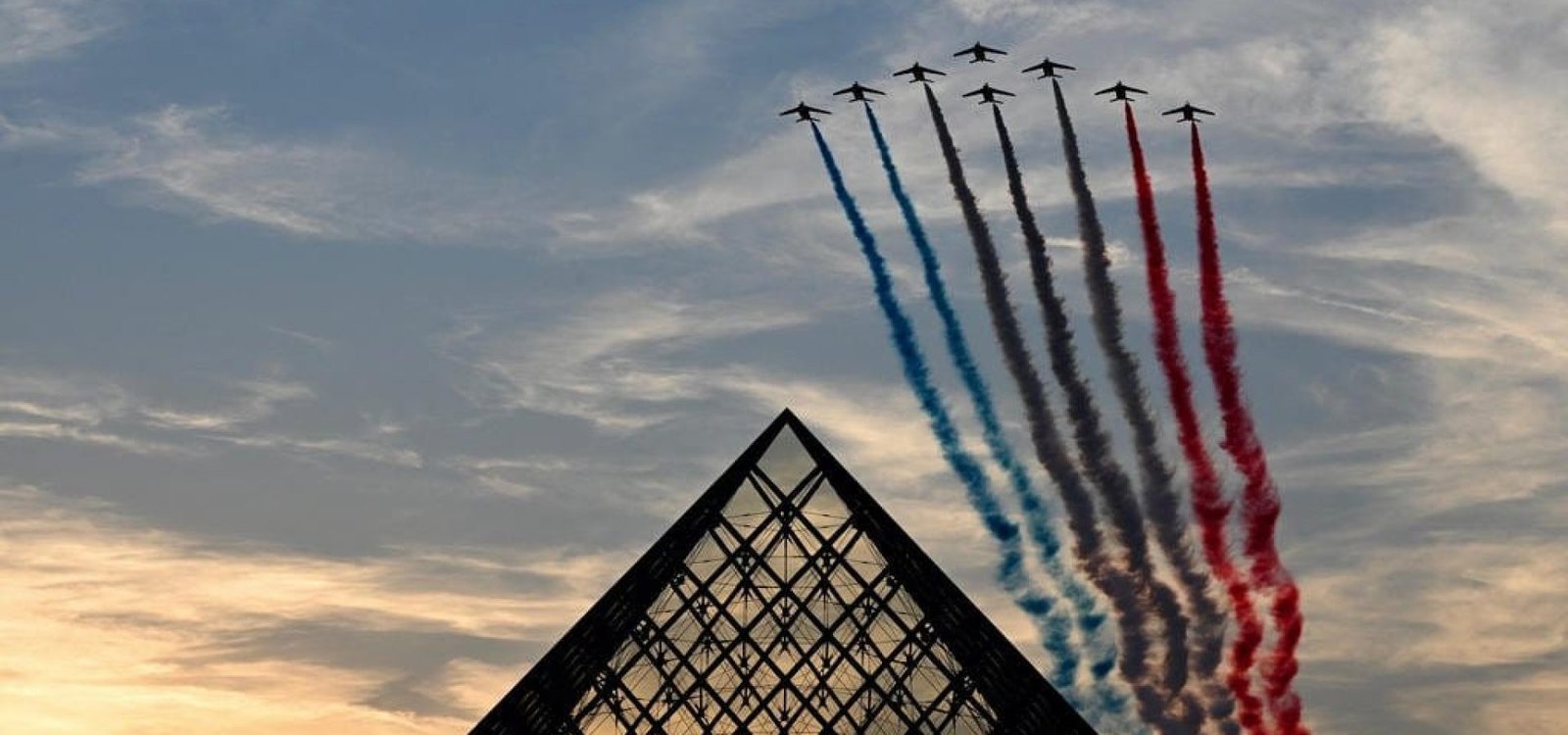 Louvre foi um dos cenários da abertura


Christophe DELATTRE / AFP