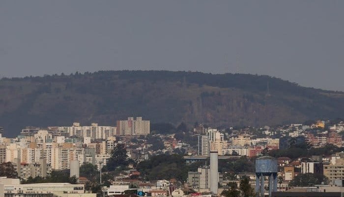 O céu tem mostrado uma tonalidade mais opaca.
Jonathan Heckler / Agencia RBS