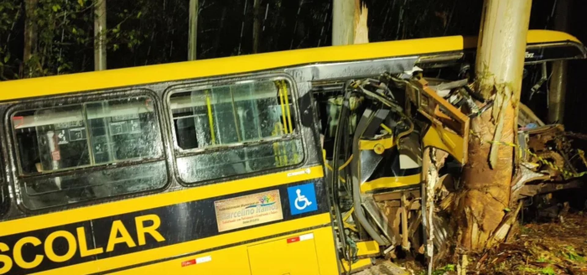 Causas do acidente envolvendo um ônibus escolar com quatro crianças em Marcelino Ramos serão investigadas.
Leonardo Moura / CBMRS / Divulgação