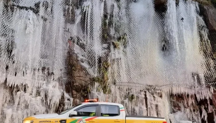 A imagem foi captada às 17h40min, no KM 405 da SC-390, de acordo com a Polícia Militar.
Polícia Militar Rodoviária / Reprodução