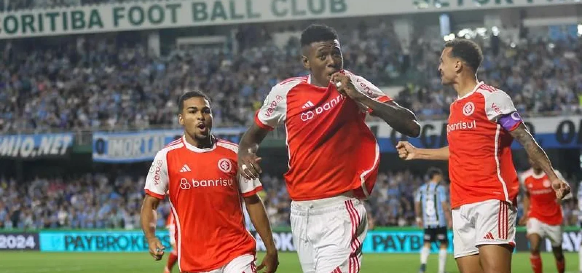 Vitão marcou o único gol do clássico no Couto Pereira | Foto: Ricardo Duarte / Inter / Divulgação / CP