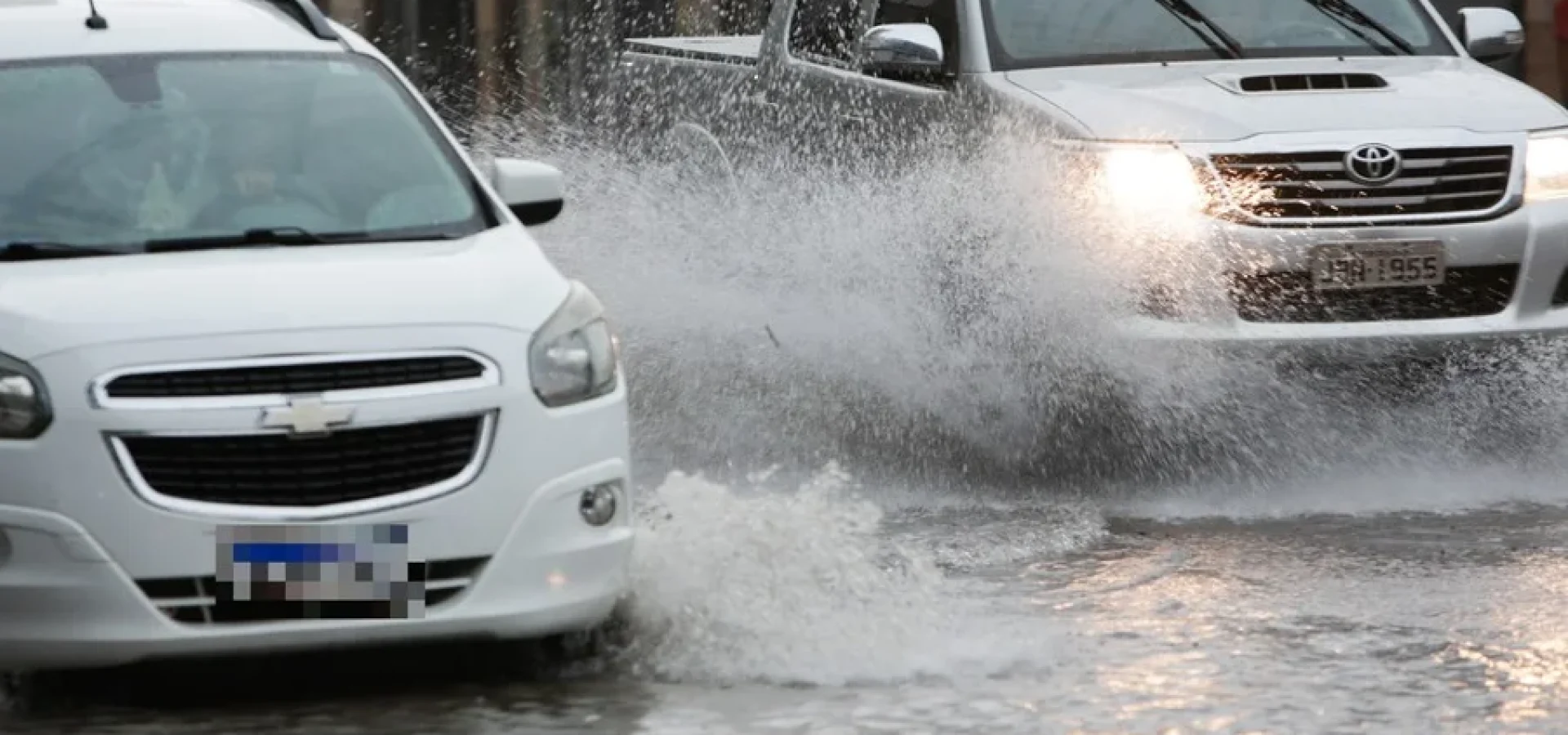 Grande acumulado de chuva em curto período pode causar alagamentos em cidades do RS neste sábado, 17.
Foto : Mauro Schaefer