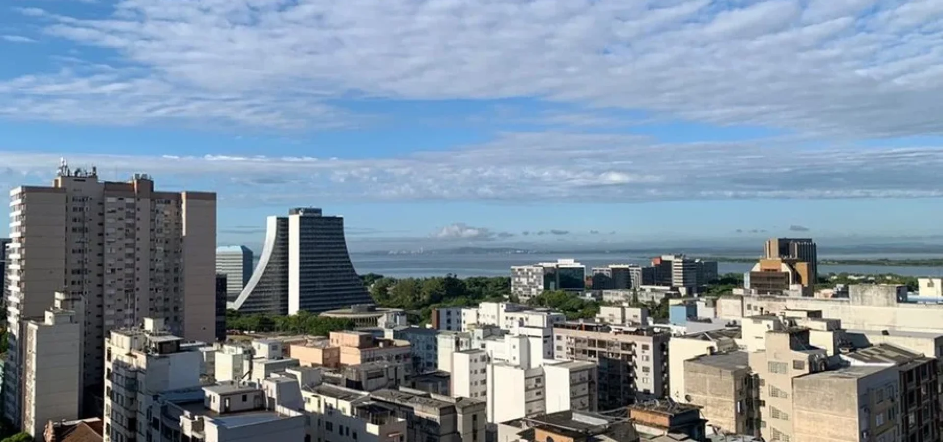 Nesta quinta-feira, 22, o dia começa novamente com temperatura abaixo do normal para a época do ano.
Foto : Alina Souza / CP Memória