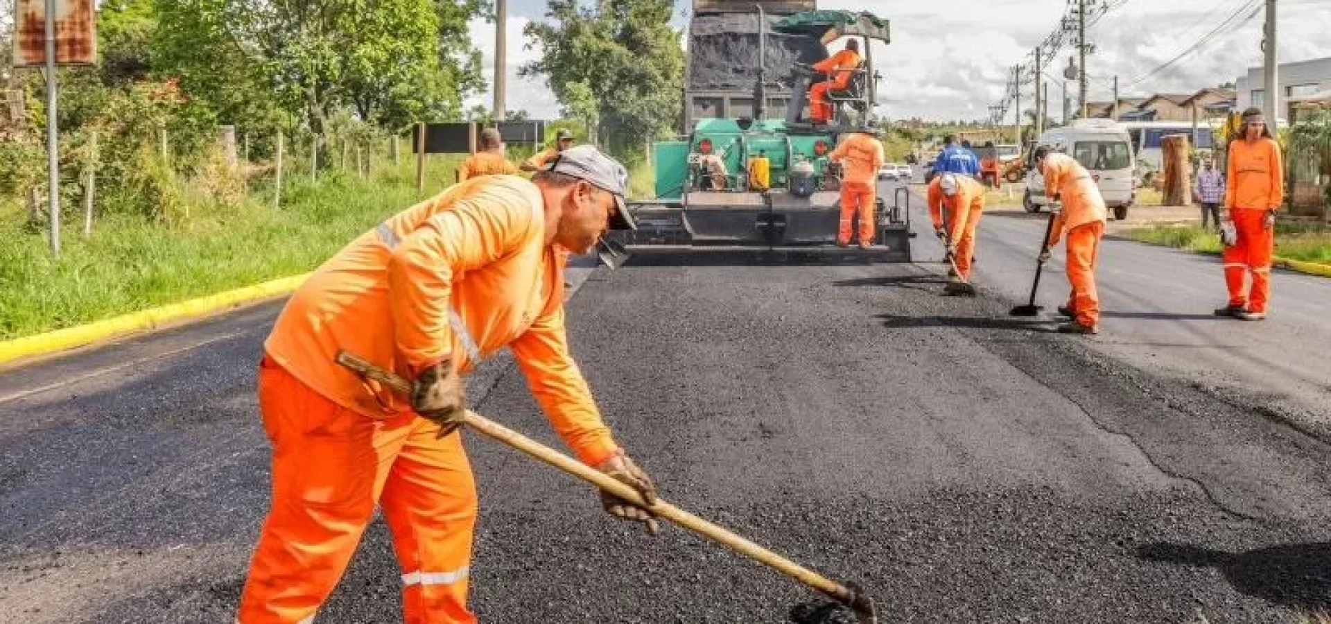 O Governo do Estado está investindo R$ 2,7 milhões na obra, que inclui revitalização do asfalto. | Foto: Fabrício Santos/ Ascom/ SELT/CP