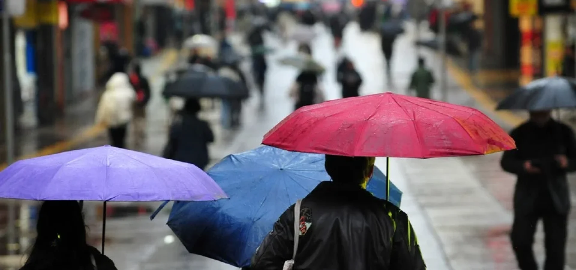 De forma isolada, a precipitação pode ser forte, e não se descarta a ocorrência de temporal localizado.
Foto : Fabiano do Amara