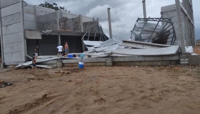 Passagem de Linha de Instabilidade provoca tornado