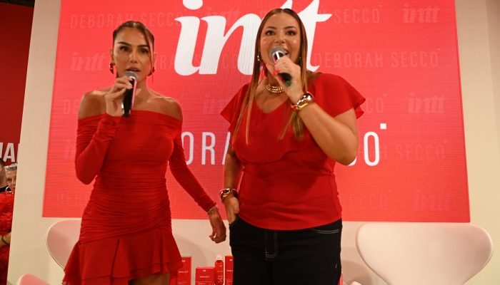 Deborah Secco brilha no Anhembi intt