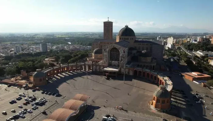 Fachada_Sul_e_Colunata