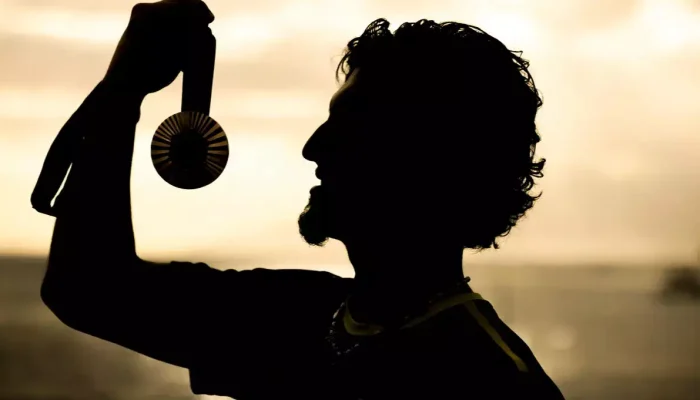 Brasileiro tricampeão mundial colocou a competição como prioridade e celebrou a conquista de sua primeira medalha olímpica.

Foto: William Lucas/COB