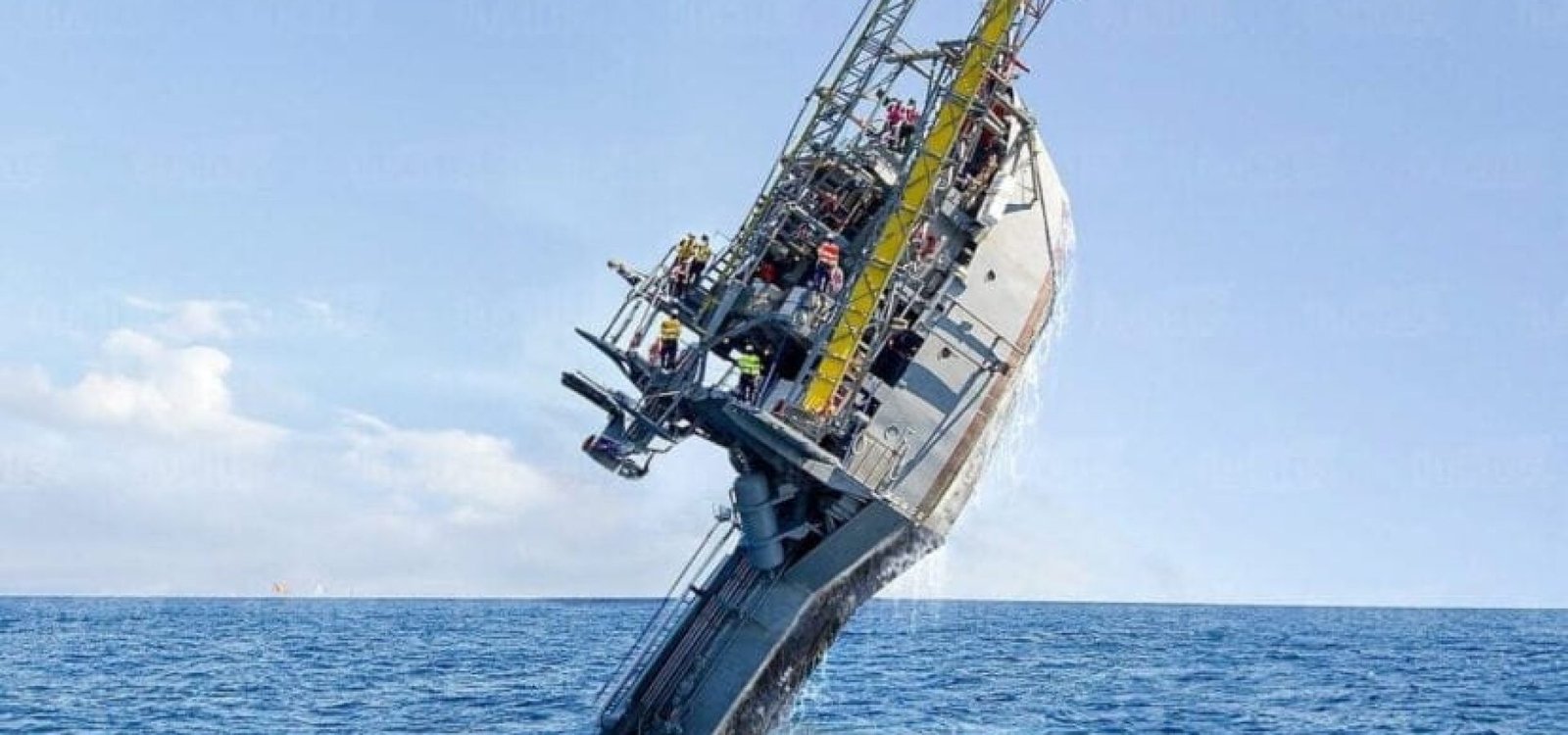 Tecnologia inovadora, plataforma de pesquisa flutuante FLIP, da Marinha dos Estados Unidos aprimora pesquisas oceanográficas e biologia marinha. Imagem: Construction Global/Divulgação