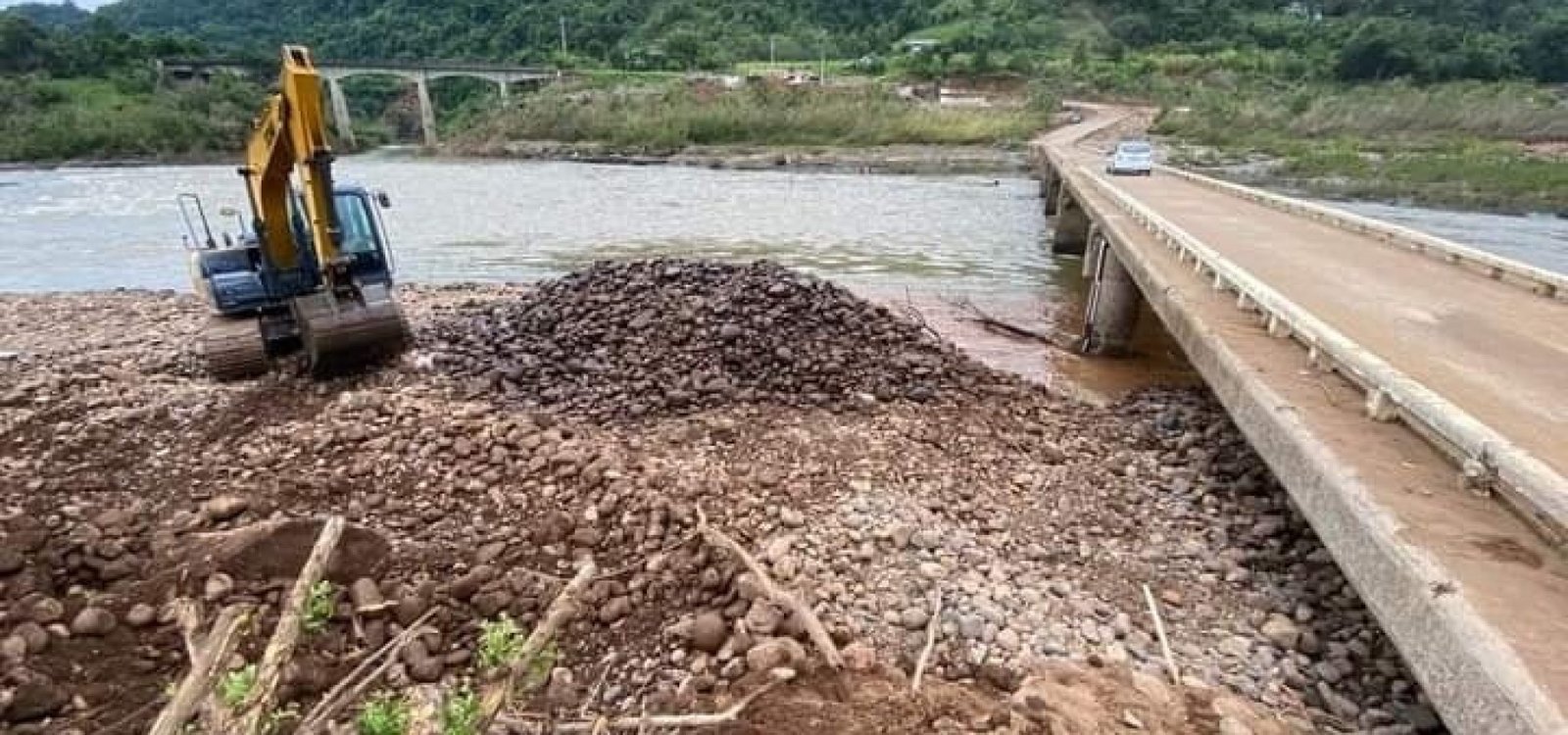 Ponte sobre o Rio das Antas recebe reparos 
