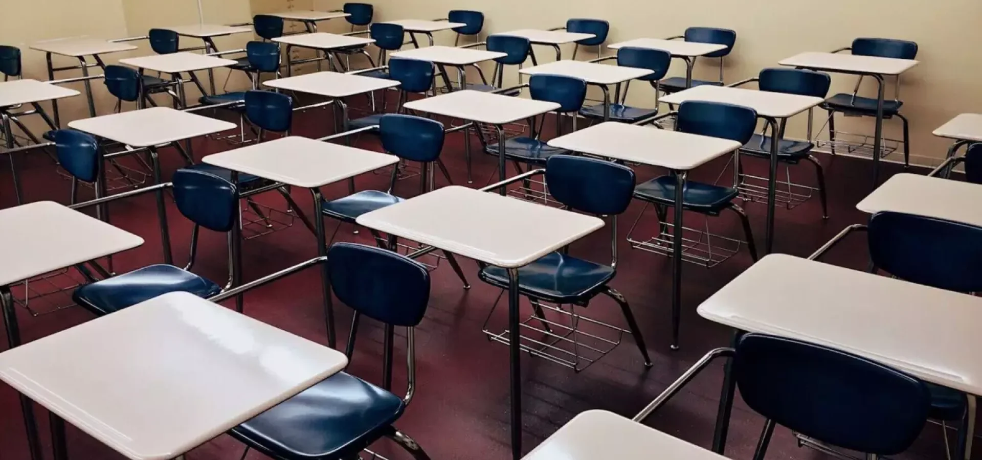 A iniciativa contempla o ingresso para o 1º Ano do Ensino Fundamental e o 1º Ano do Ensino Médio
Foto: Reprodução