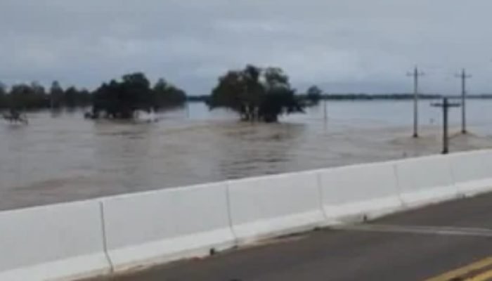 Rio Jacuí, na ponte do Fandango, em Cachoeira do Sul.    | Foto: Reprodução / CP