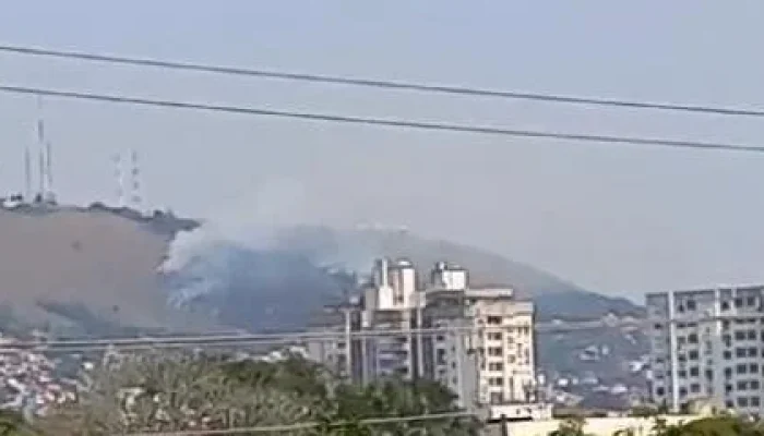 Incêndio atingiu Morro da Polícia, na zona Leste da Capital. | Foto: Corpo de Bombeiros Militar / CP