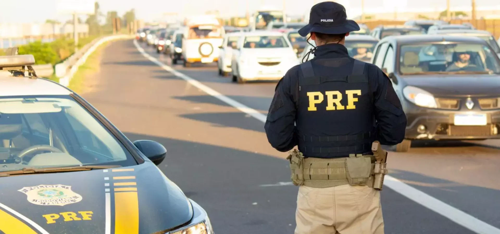 Ao todo os PRFs fiscalizaram 5.255 veículos, realizados 4.249 testes com o bafômetro.

Foto: Divulgação/PRF