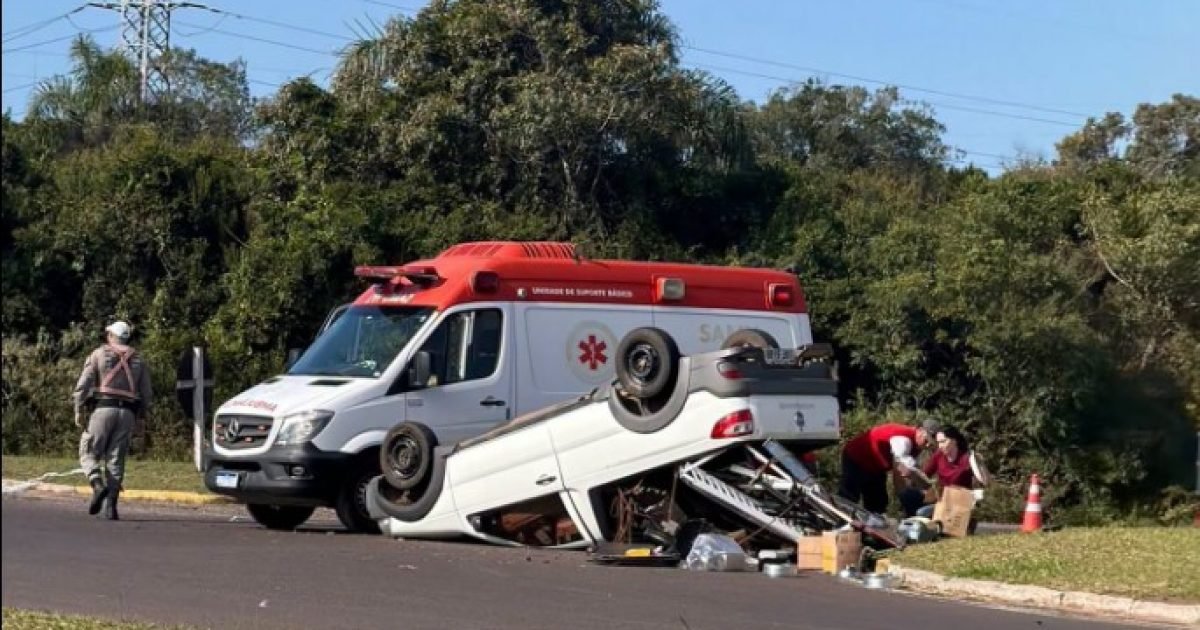 Um acidente foi registrado no trevo de acesso entre a Estrada do Mar e a RS-407, em Xangri-Lá