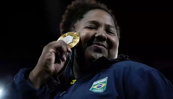Caçula da família, Beatriz seguiu os passos do pai no judô e conquistou sua primeira medalha aos sete anos.

Foto: Alexandre Loureiro/COB