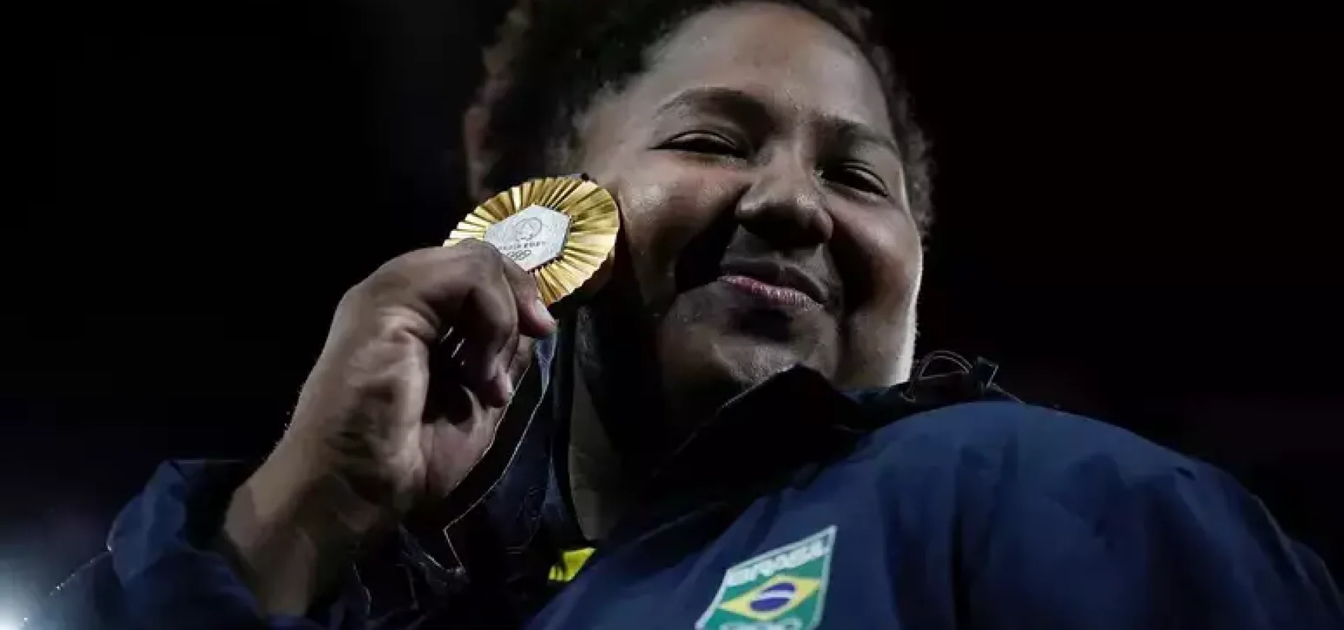 Caçula da família, Beatriz seguiu os passos do pai no judô e conquistou sua primeira medalha aos sete anos.

Foto: Alexandre Loureiro/COB