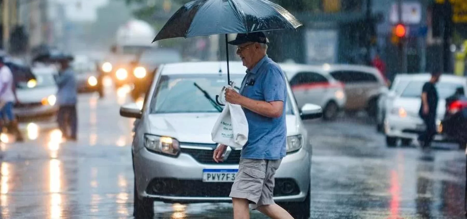 Chuva deve ocorrer no final do dia em Porto Alegre | Foto: Guilherme Almeida