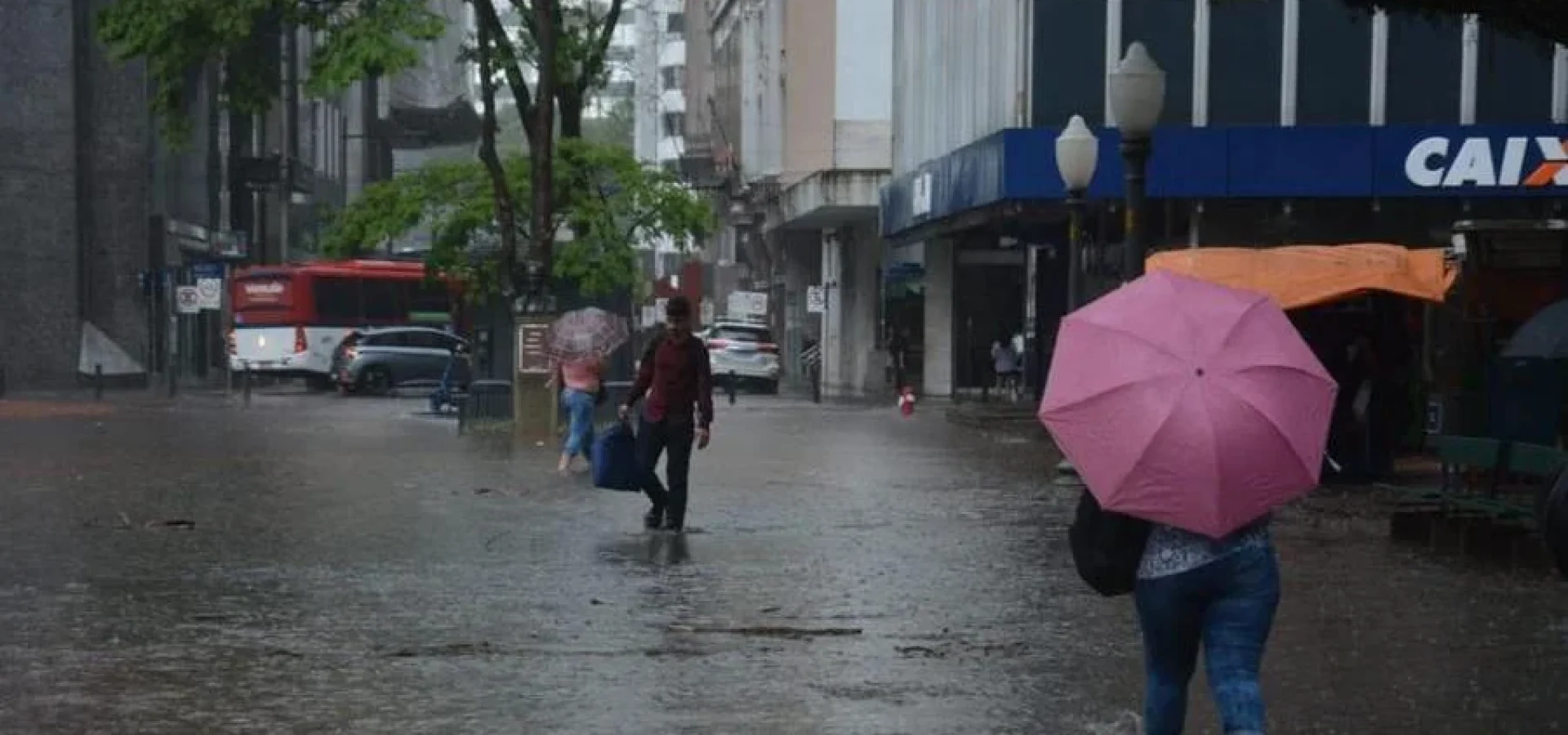 Entre o fim da tarde e o início da noite o aquecimento estimula nuvens mais carregadas com chuva isolada de verão na maioria das regiões gaúchas. | Foto: Ricardo Giusti
