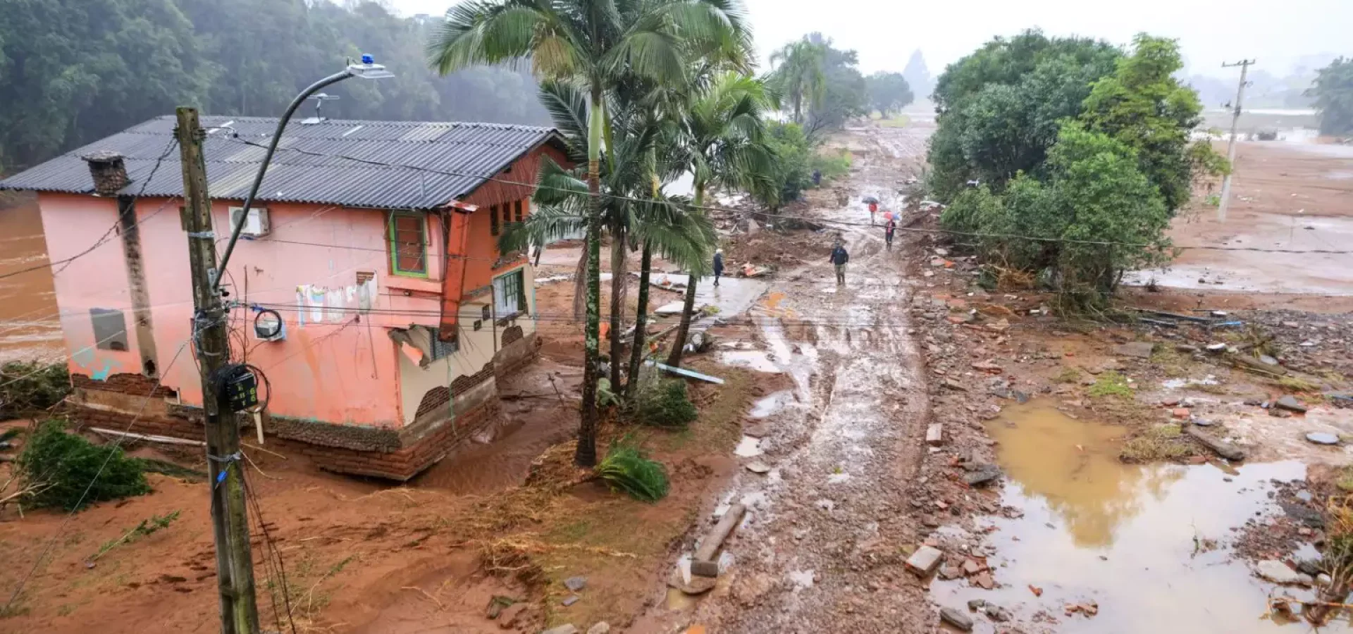 Mais de 615 mil pessoas estão desalojadas ou desabrigadas

Foto: Gustavo Mansur/Palácio Piratini