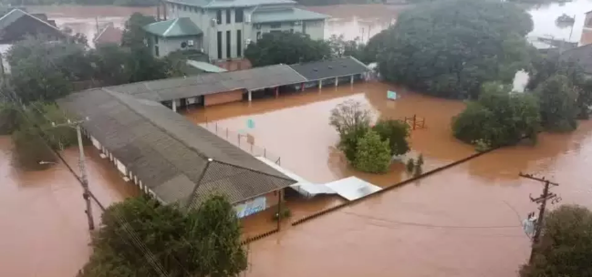 Autoridades ainda alertam para risco de novas enchentes

Foto: Secretaria da Educação do RS/Divulgação