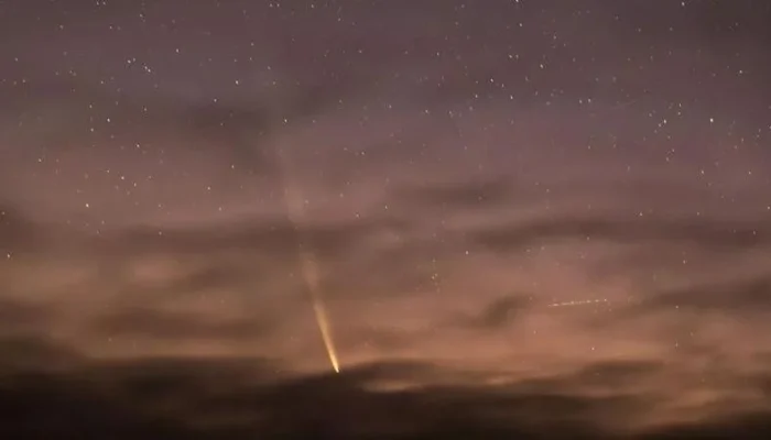Passagem do "Cometa do Século" pelos céus do Rio Grande do Sul, no município de Restinga Sêca. | Foto: Fábio Dorneles / MetSul / Especial / CP