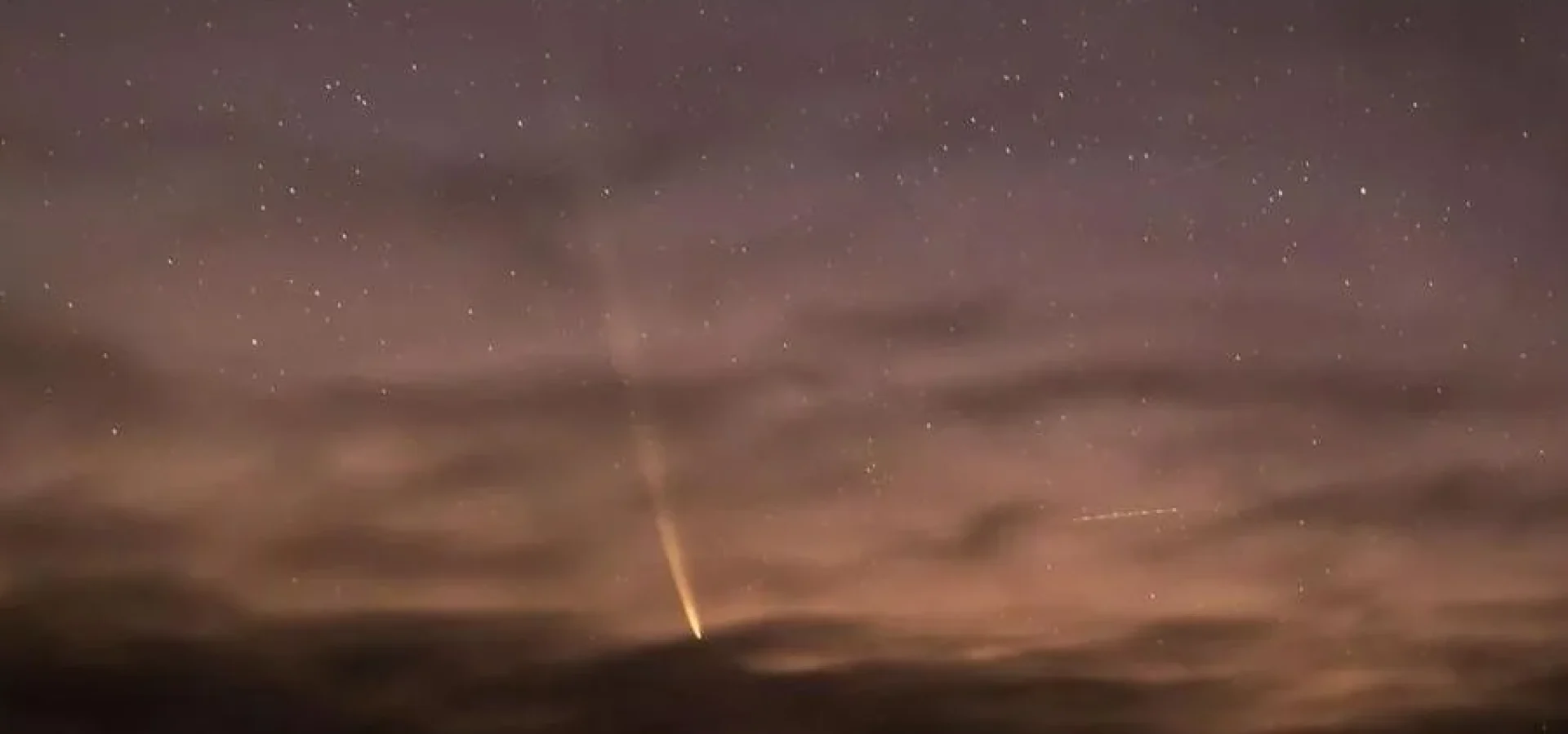 Passagem do "Cometa do Século" pelos céus do Rio Grande do Sul, no município de Restinga Sêca. | Foto: Fábio Dorneles / MetSul / Especial / CP