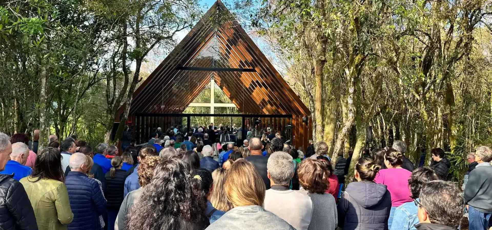 Missa reuniu a comunidade local e visitantes de várias regiões.

Foto: Divulgação
