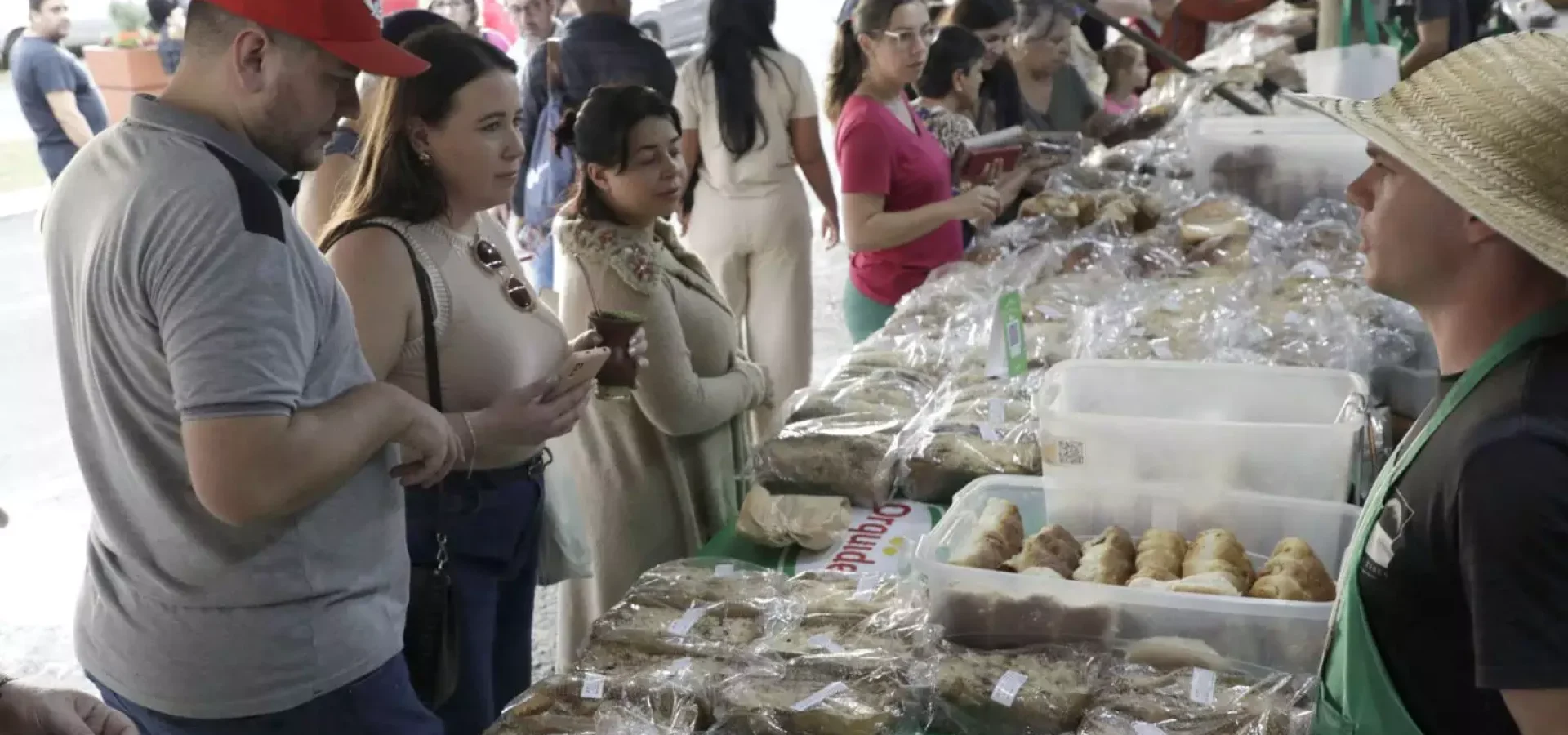 cucas-e-paes-e1714351938879-1536×890 A Festa da Colônia vai até o dia 12 de maio com muita gastronomia e diversão. (Foto: Cleiton Thiele)