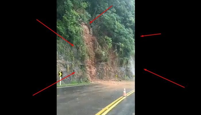 O exato momento de um deslizamento de terra, no quilômetro 30 da RS-115