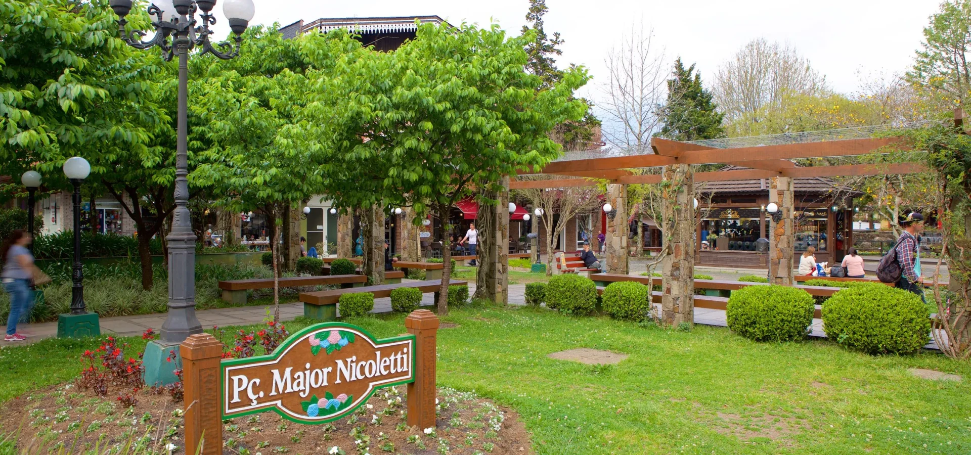 em Gramado PRAÇA MAJOR NICOLETTI