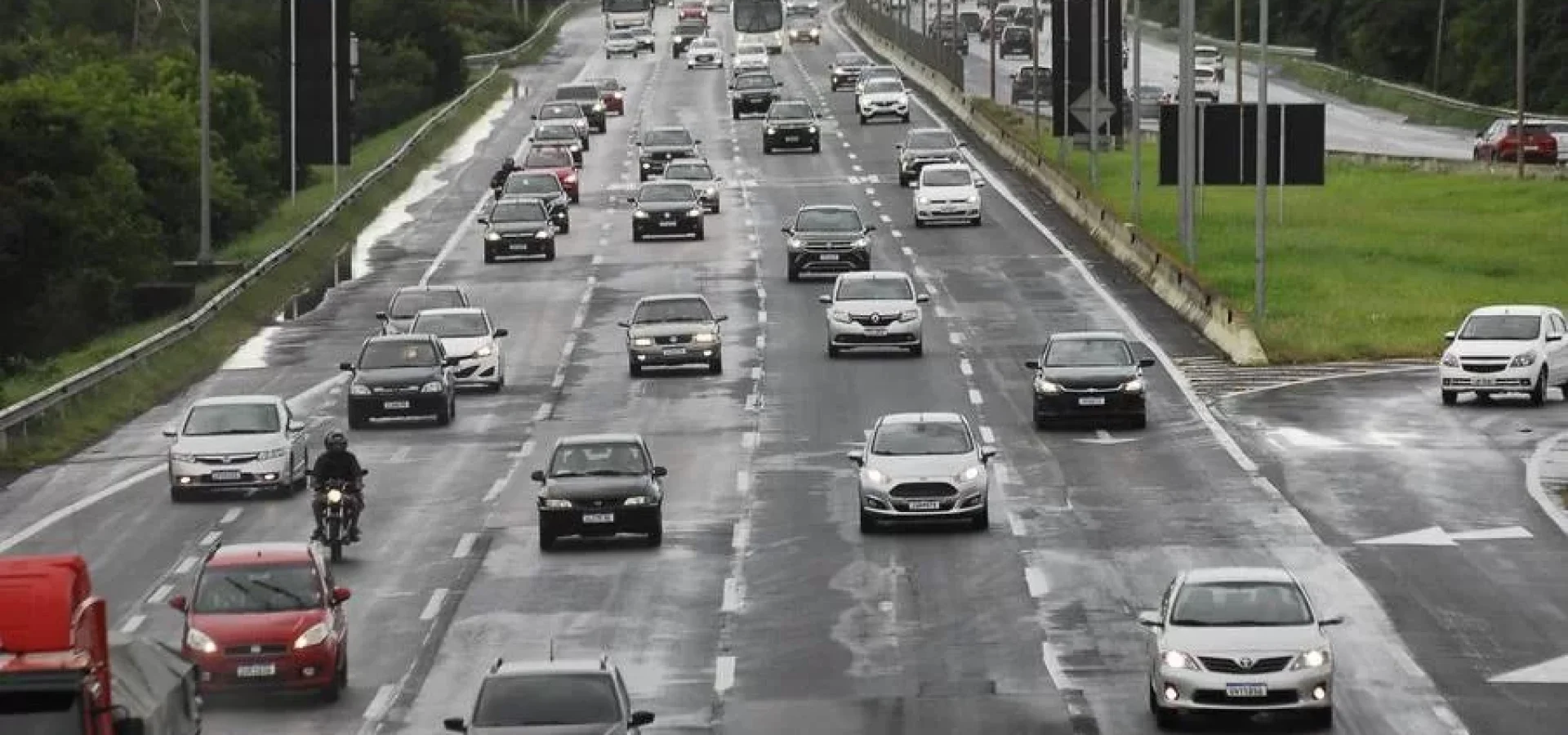 Retorno do feriadão de Natal pela freeway neste domingo | Foto: Mauro Schaefer