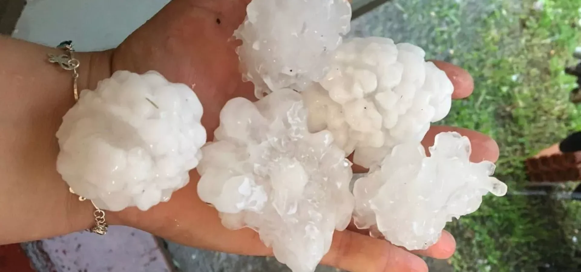 Granizo gigante hoje no Uruguai. | KARINA DE LOS SANTOS