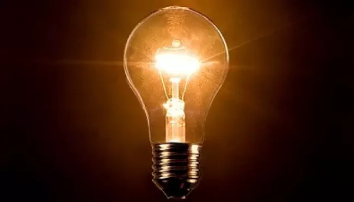 A Agência Nacional de Energia Elétrica anunciou que será mantida a bandeira vermelha patamar 2 devido à necessidade de acionamento de usinas termelétricas. (Foto: Reprodução)
