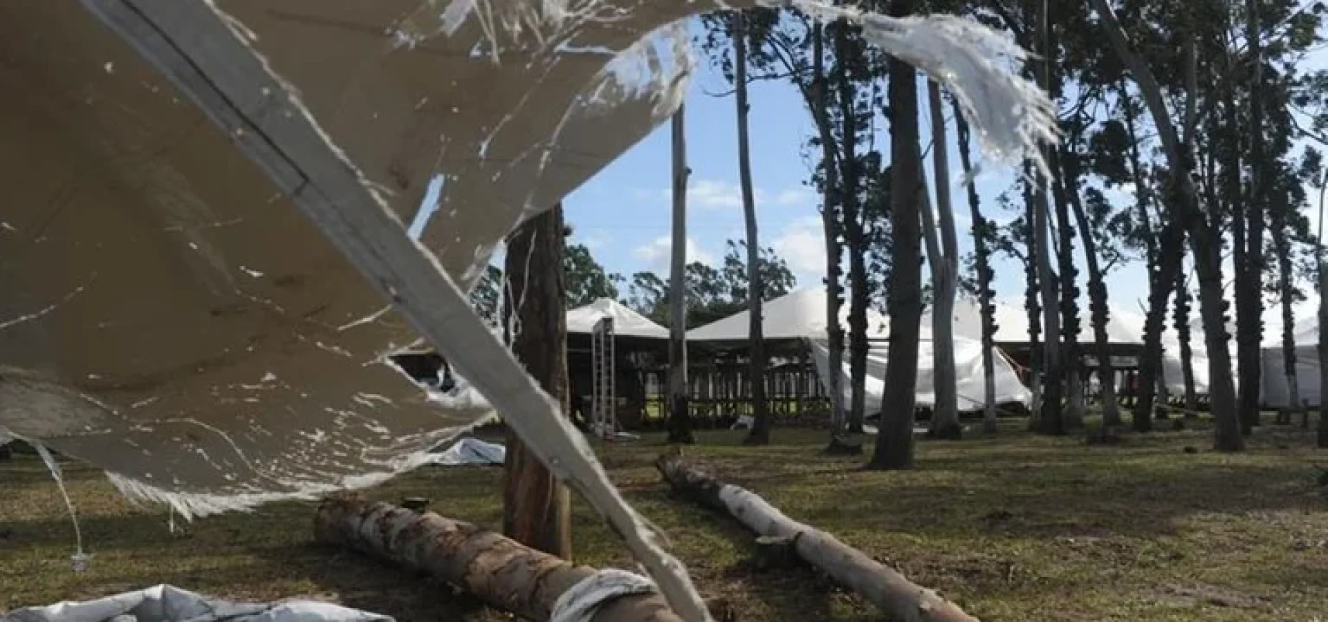 Estragos do ciclone extratropical de segunda-feira em Arroio do Sal. | Foto: Camila Cunha