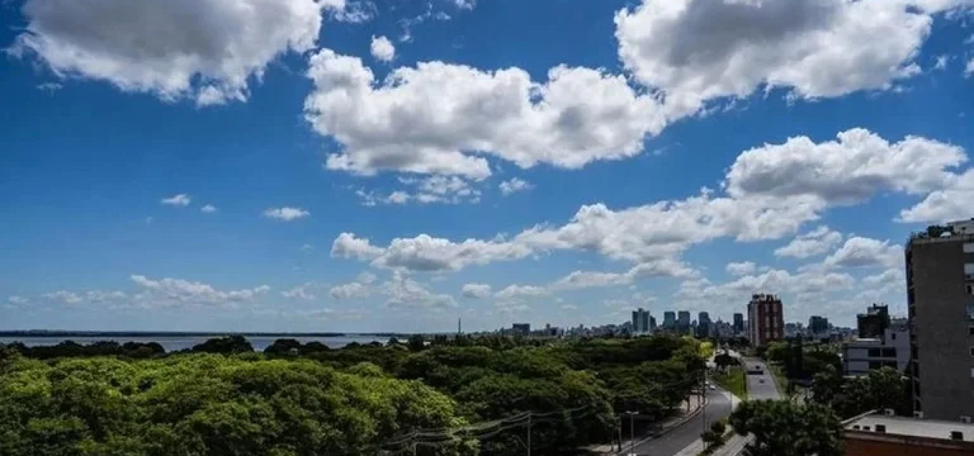 Nevoeiro dará espaço ao sol no decorrer da manhã de terça. | Foto: Cesar Lopes / PMPA / Divulgação CP