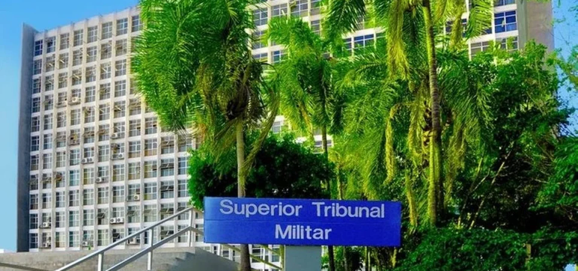 Todas as vagas são de nível superior.