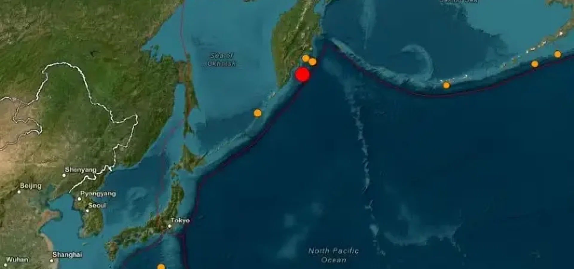 Ponto vermelho mostra local de tremor de magnitude 8,0, na costa leste da Rússia, em 29 de julho de 2025. — Foto: USGS