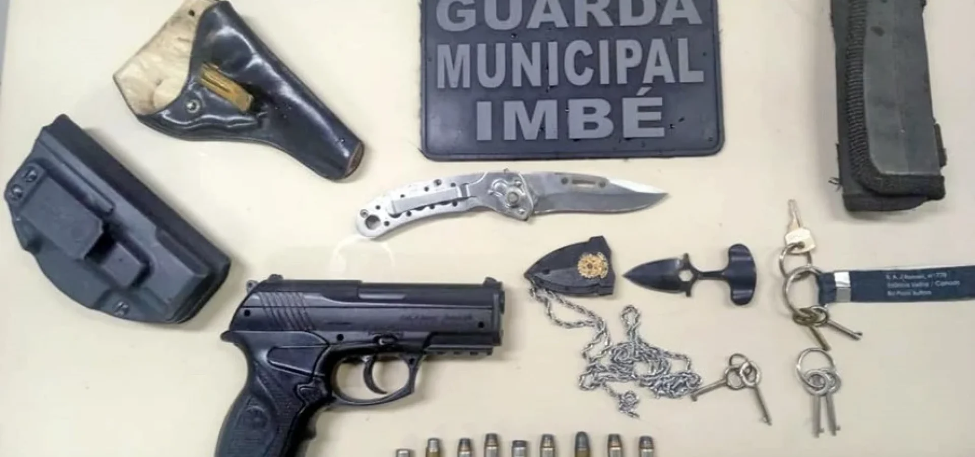 Arma que foi encontrada com o homem. Foto: Divulgação/GMI