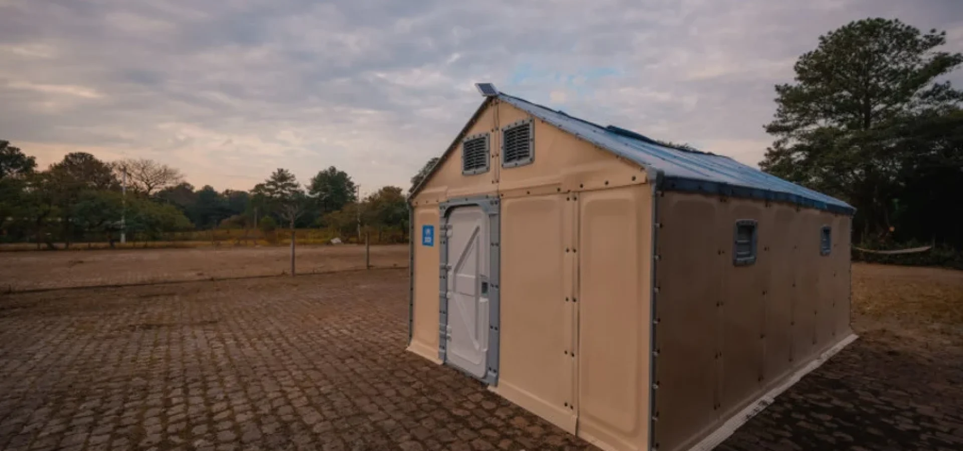 Primeira casa modular foi erguida durante treinamento realizado pela Agência das Nações Unidades para Refugiados - Foto: Joel Vargas/Ascom GVG