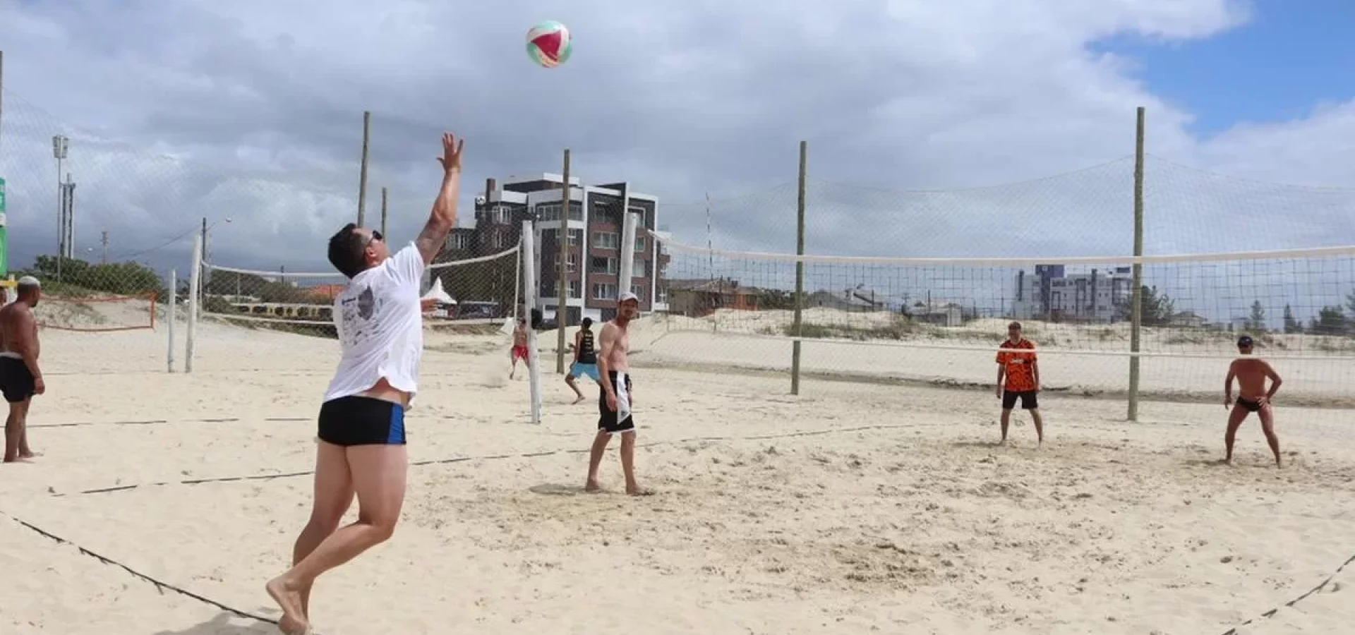 O Quiosque do Turismo disponibiliza gratuitamente material de esportes nas mais variadas categorias | Foto: DANIEL MATOS