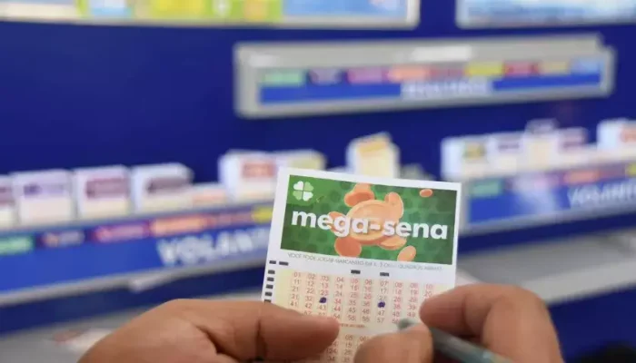 A aposta mínima para a Mega-Sena custa R$ 5,00.

Foto: Agência Brasil