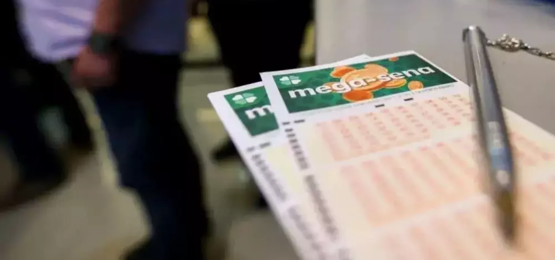 mega-sena-d-1-2 A aposta mínima para a Mega-Sena custa R$ 6 e pode ser realizada também pela internet, até as 19h.
Foto: ABr