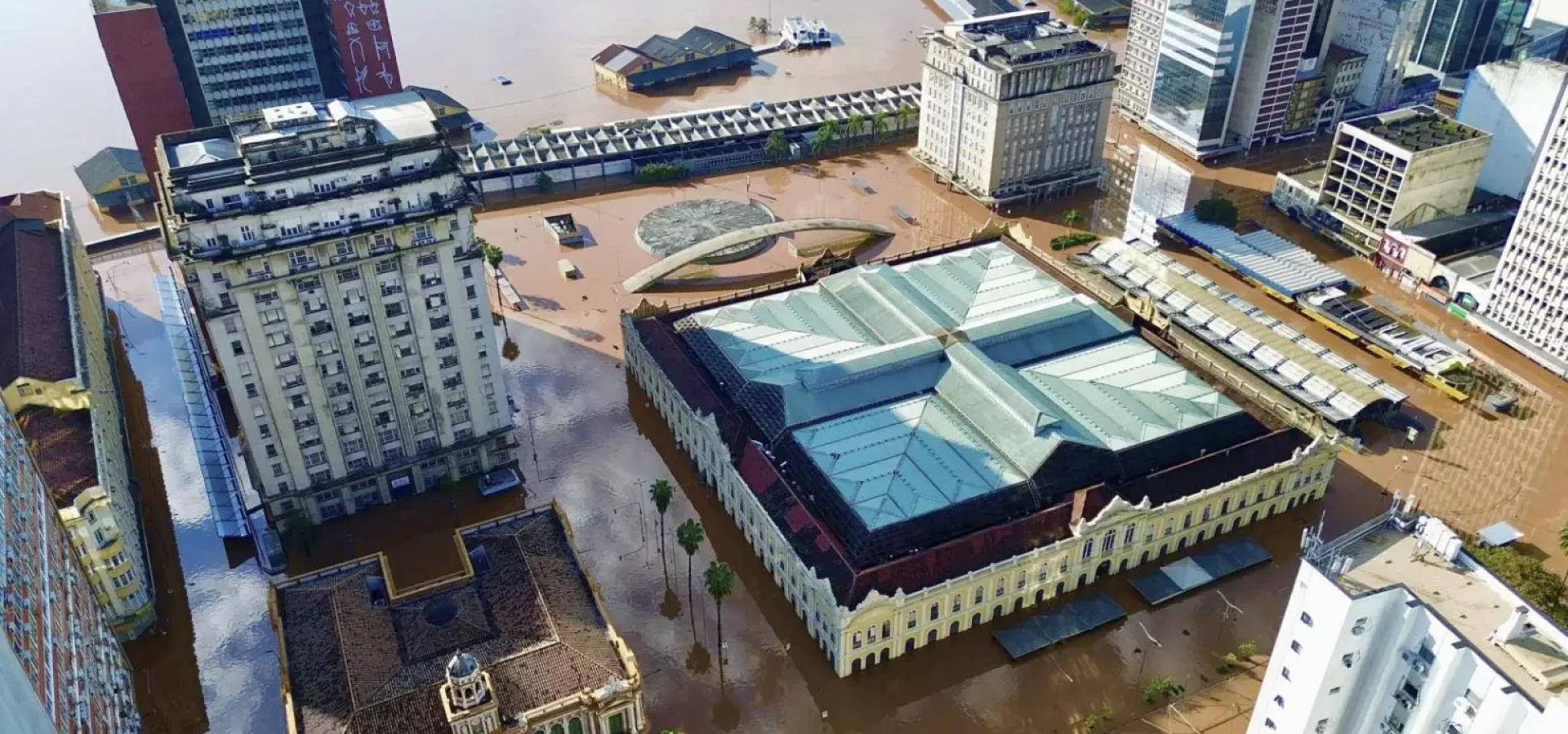 Prédio histórico foi invadido pelas águas do Guaíba durante a enchente na Capital

Foto: Gustavo Garbino/PMPA